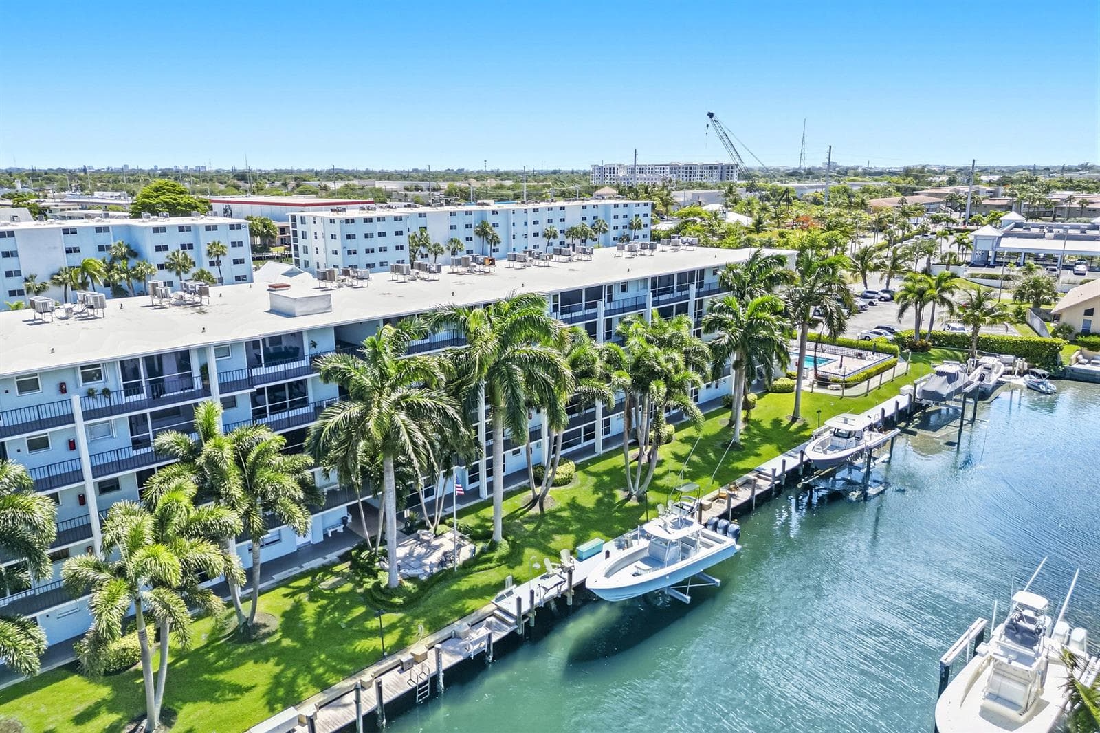 109 Paradise Harbour Boulevard 203 photo 2