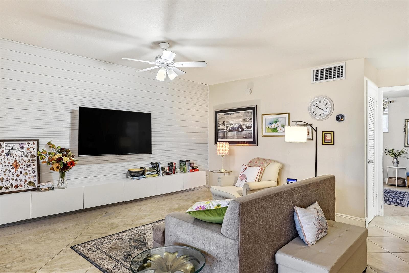 109 Paradise Harbour Boulevard 203 photo 9