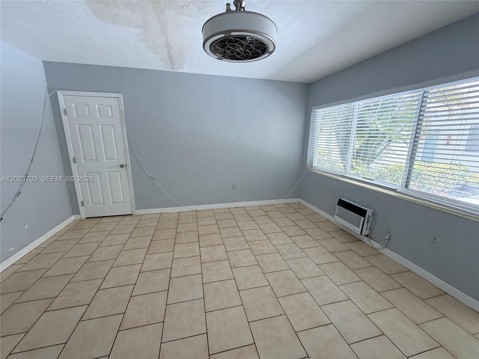 1233 Marseille Dr 5 photo 6
