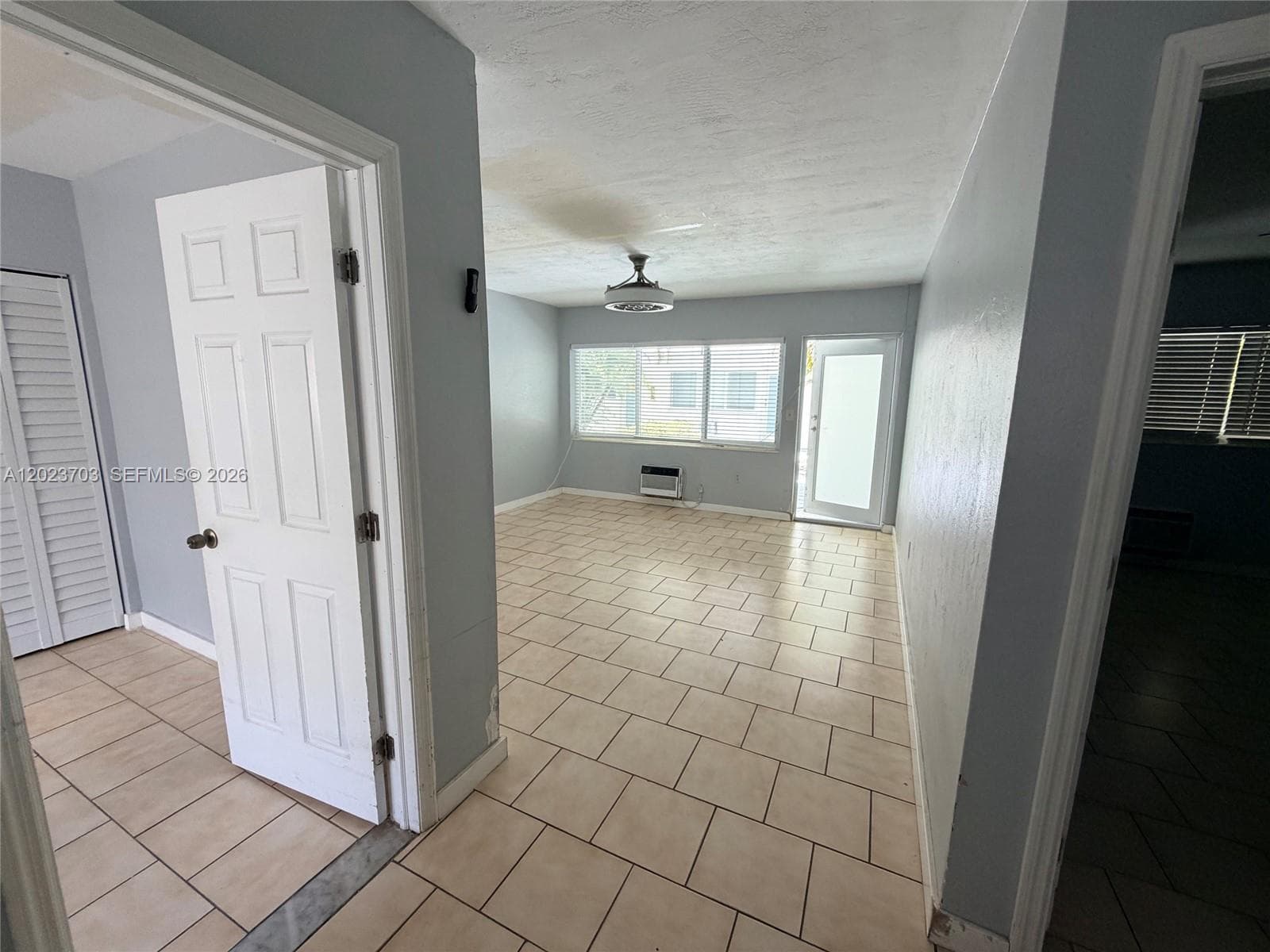 1233 Marseille Dr 5 photo 8
