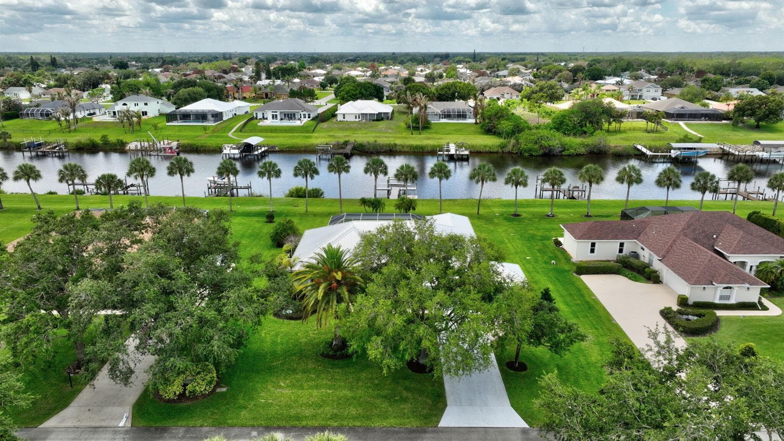 2632 SW River Shore Drive photo 1