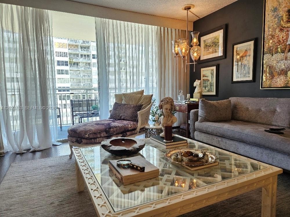 18061 Biscayne Blvd 901 photo 3