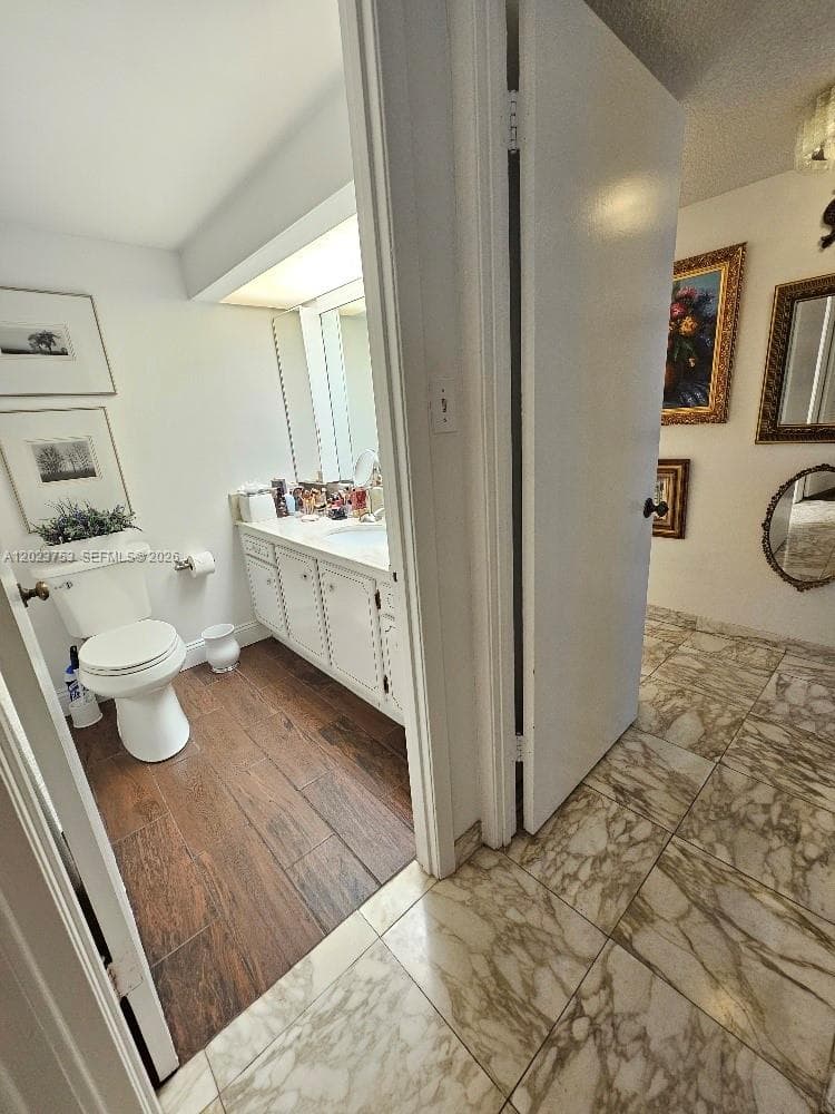 18061 Biscayne Blvd 901 photo 24
