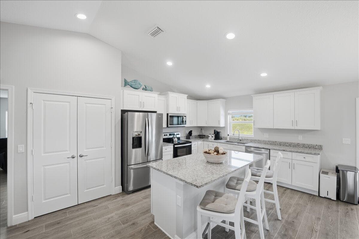 2213 SW Salmon Road photo 9