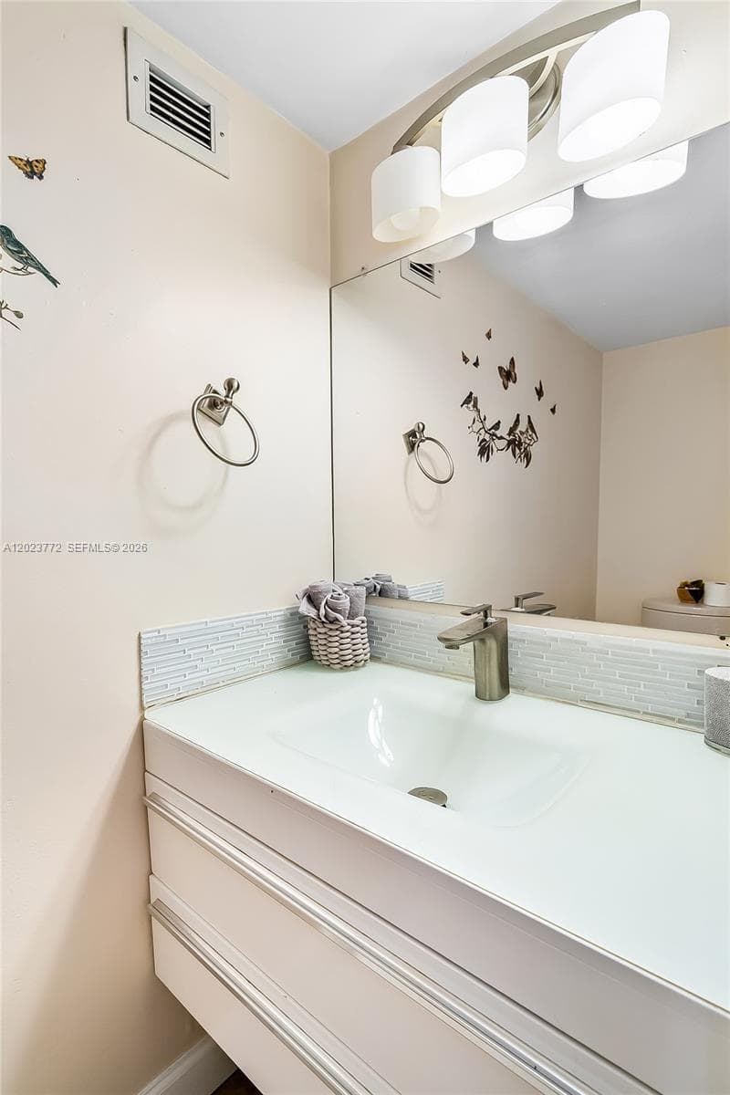 600 SW Parkview Dr 505 photo 15