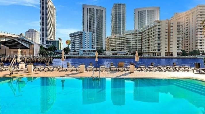 2602 Hallandale Beach Blvd R309 photo 1