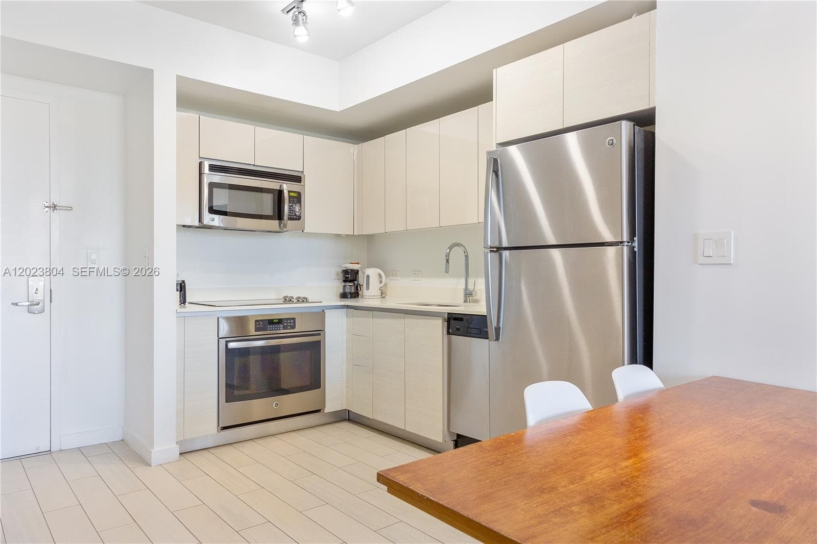 2602 Hallandale Beach Blvd R309 photo 14