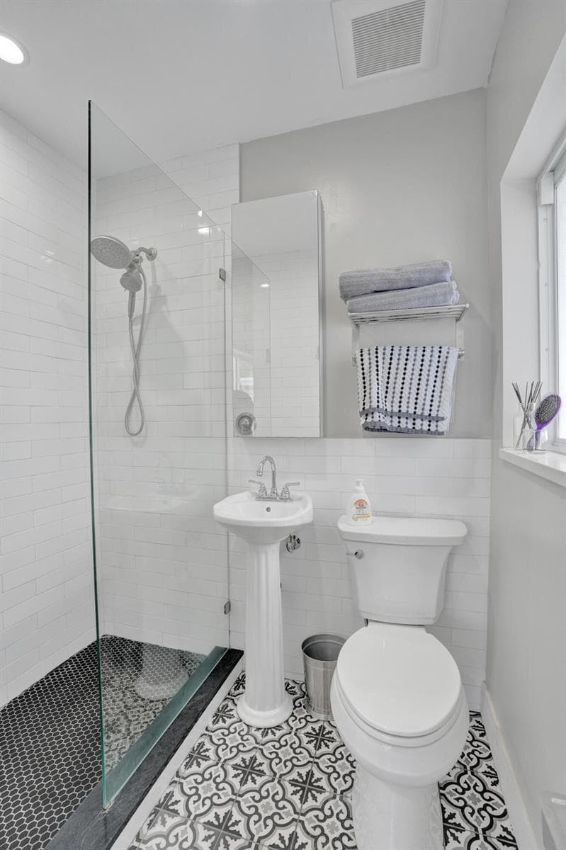 3560 Lloyd Drive photo 16