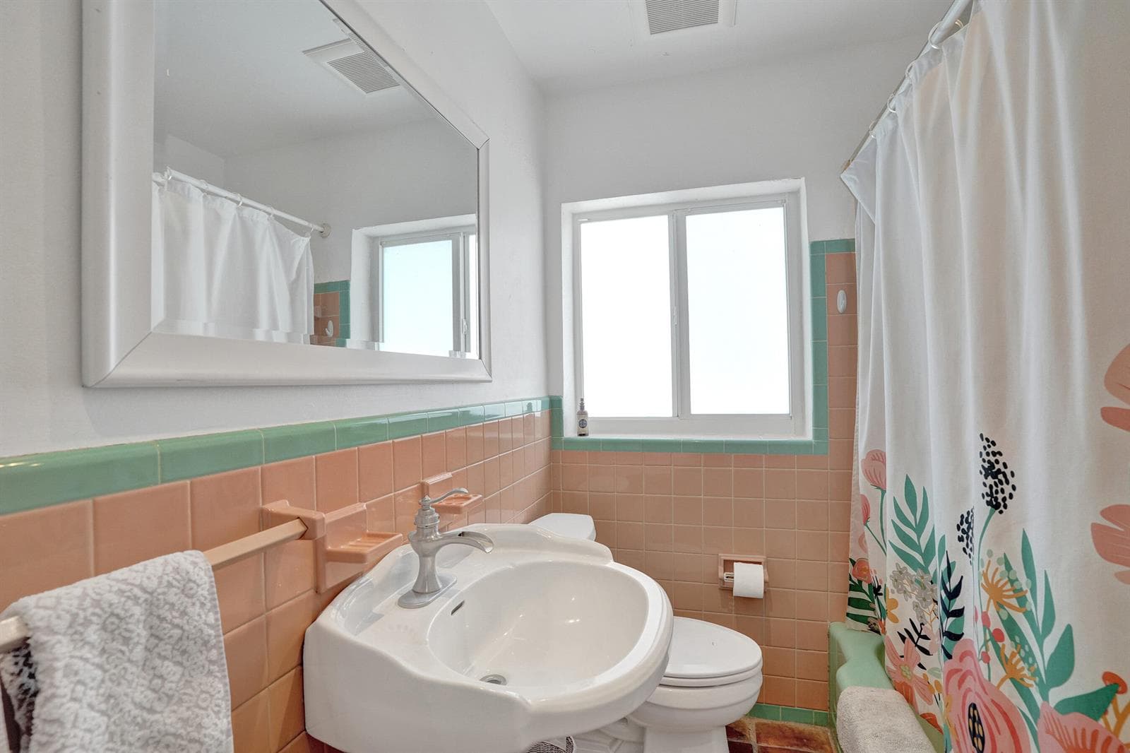 3560 Lloyd Drive photo 12
