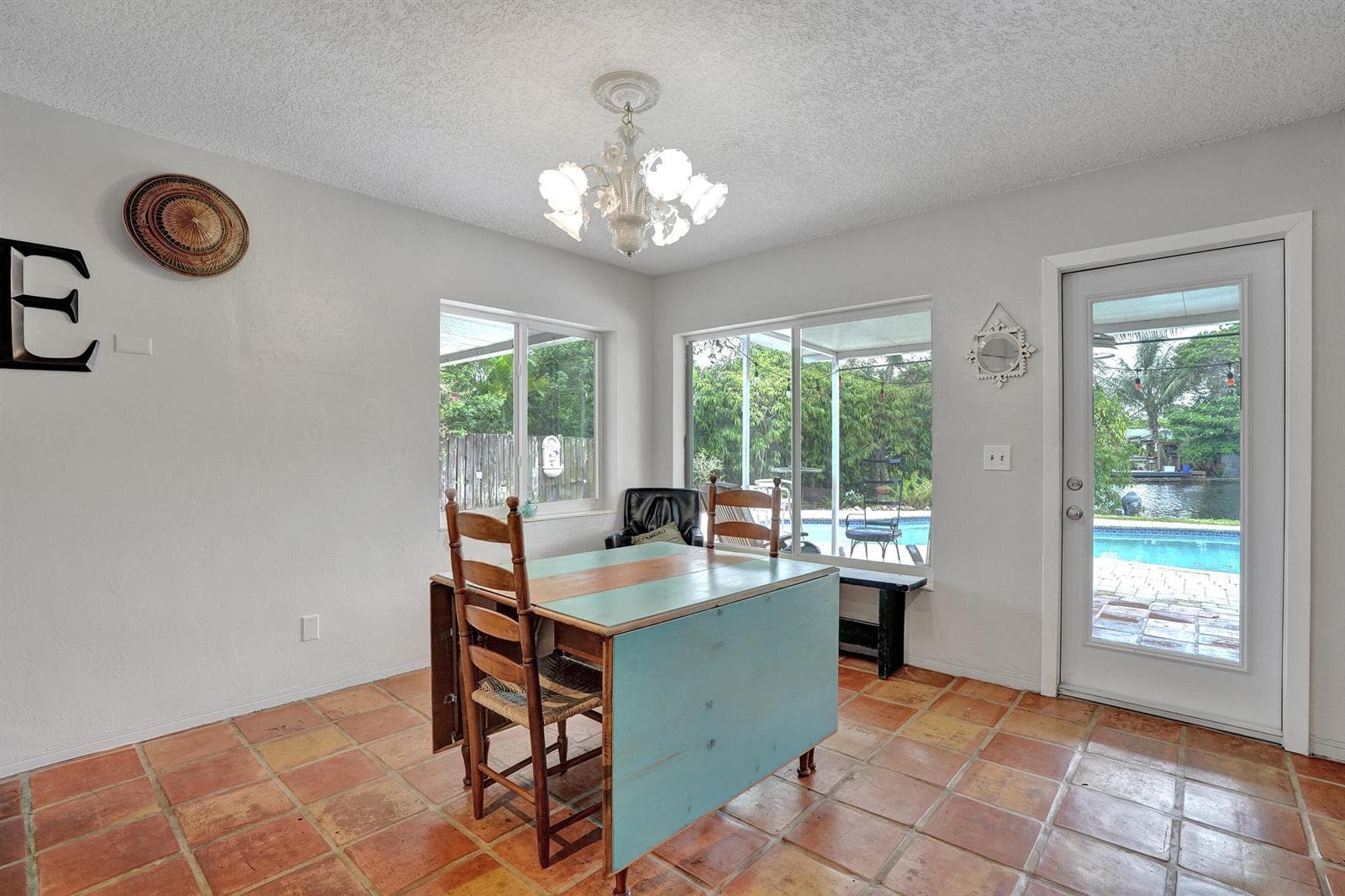 3560 Lloyd Drive photo 9