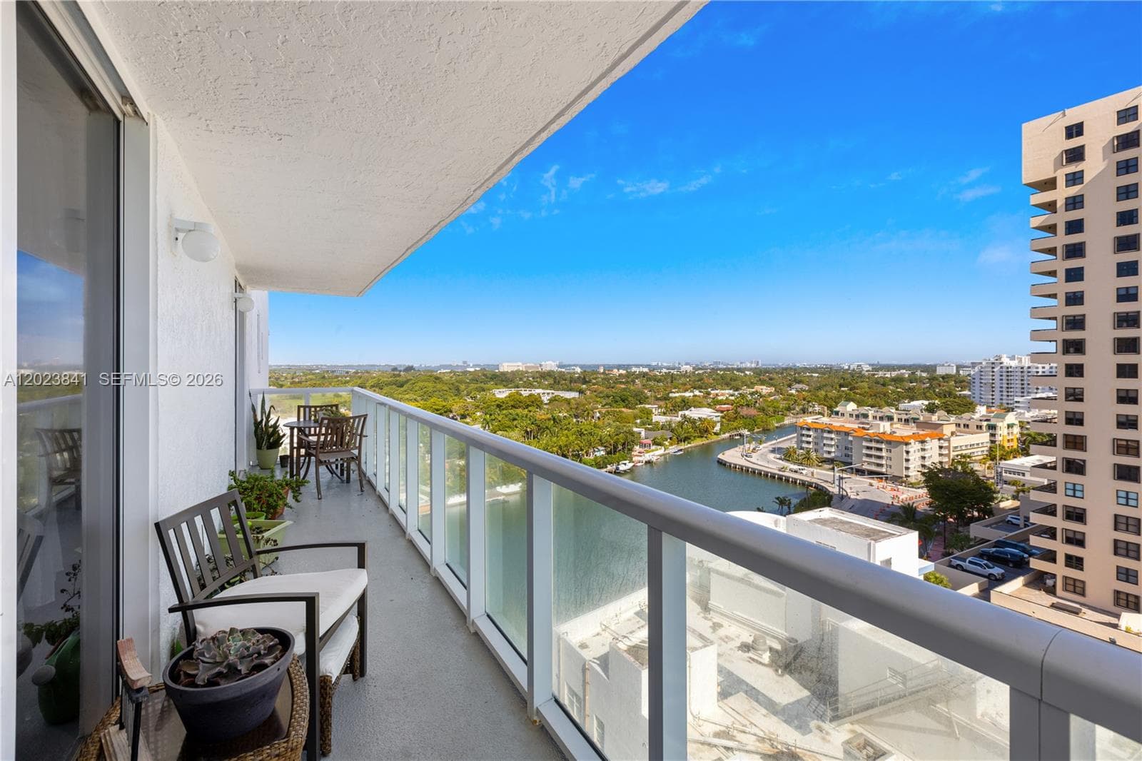 2457 Collins Ave 1602 photo 2