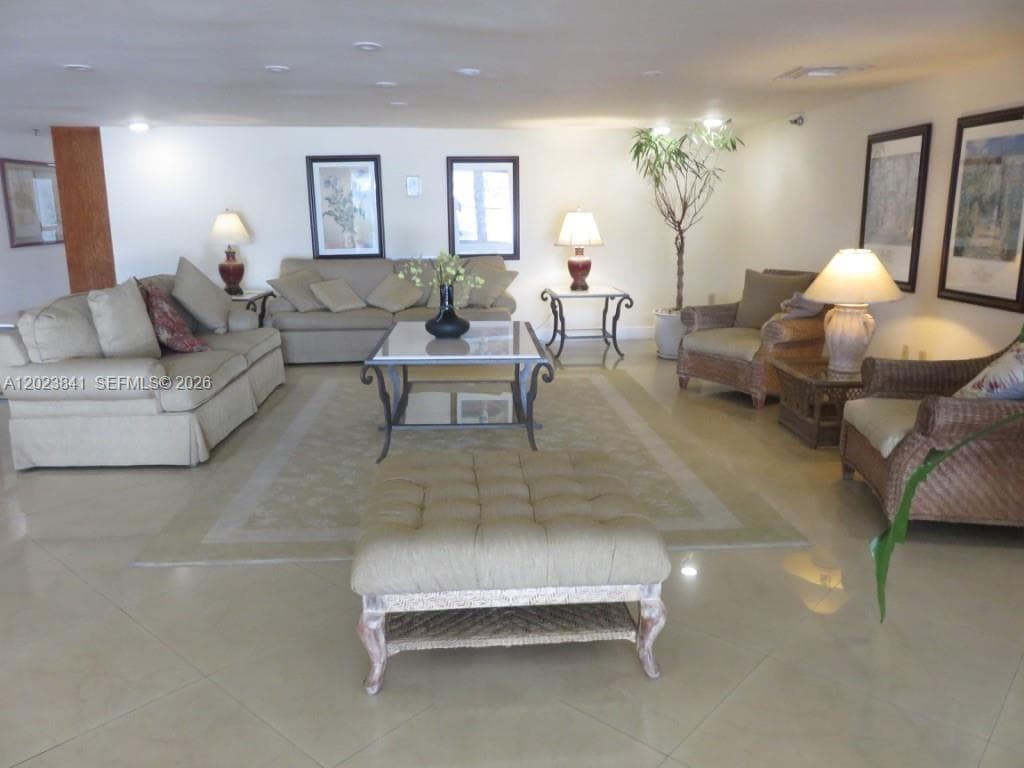 2457 Collins Ave 1602 photo 16