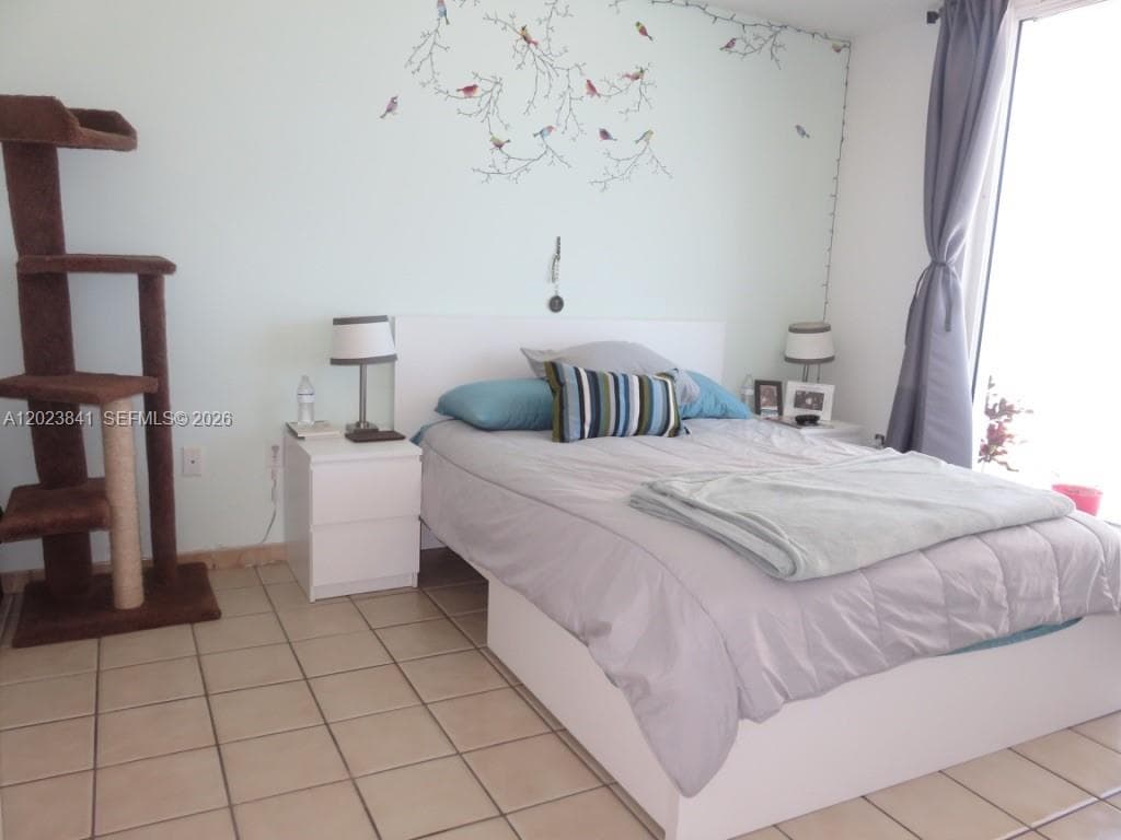 2457 Collins Ave 1602 photo 12
