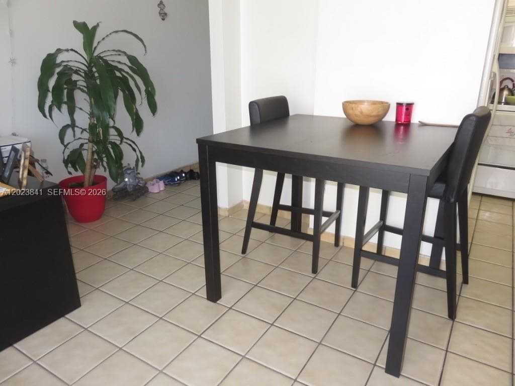 2457 Collins Ave 1602 photo 3