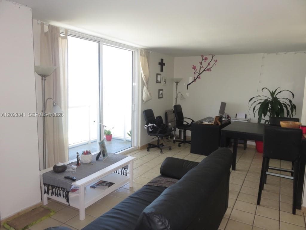 2457 Collins Ave 1602 photo 8