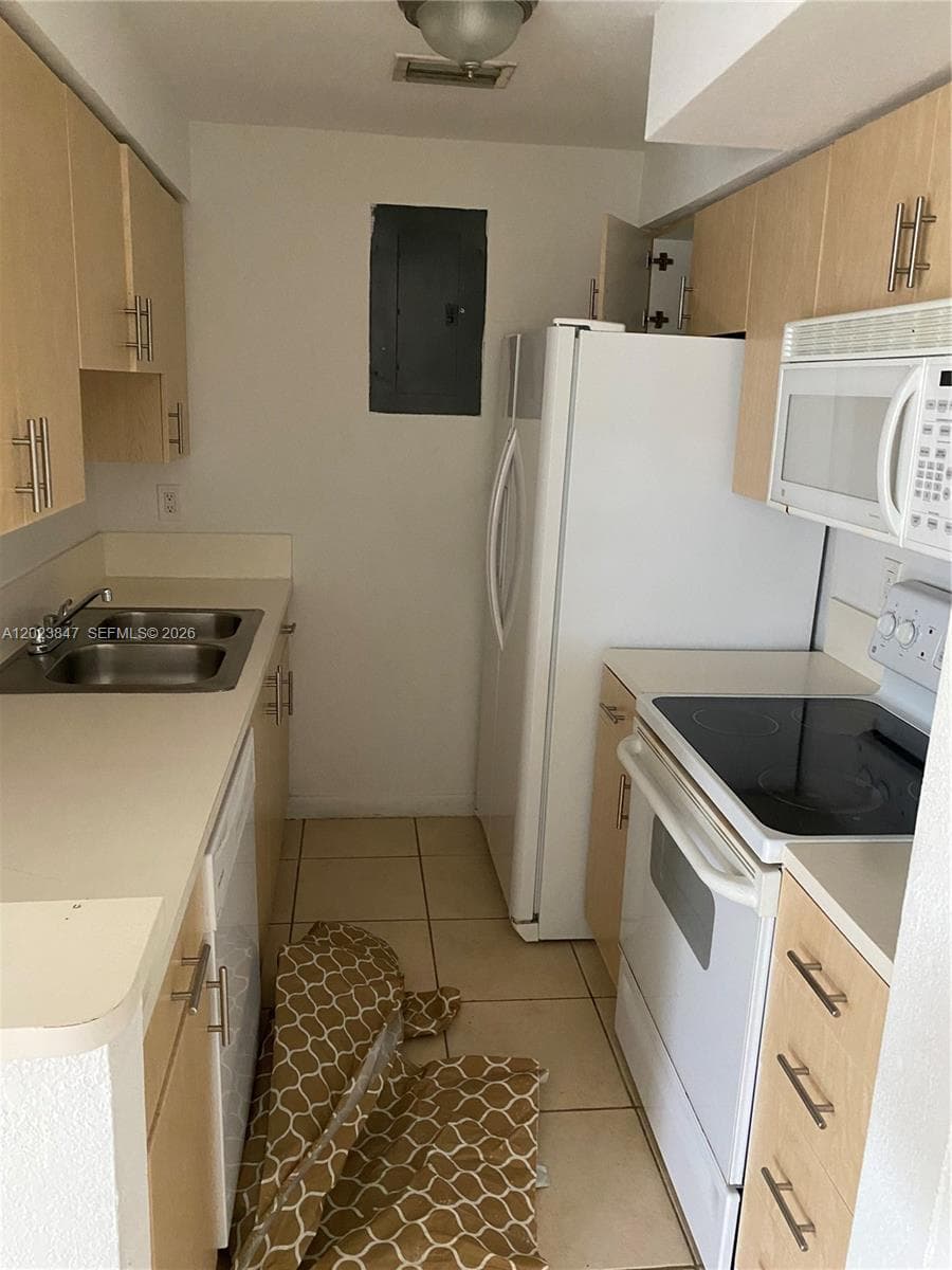 1185 Marseille Dr 103 photo 6