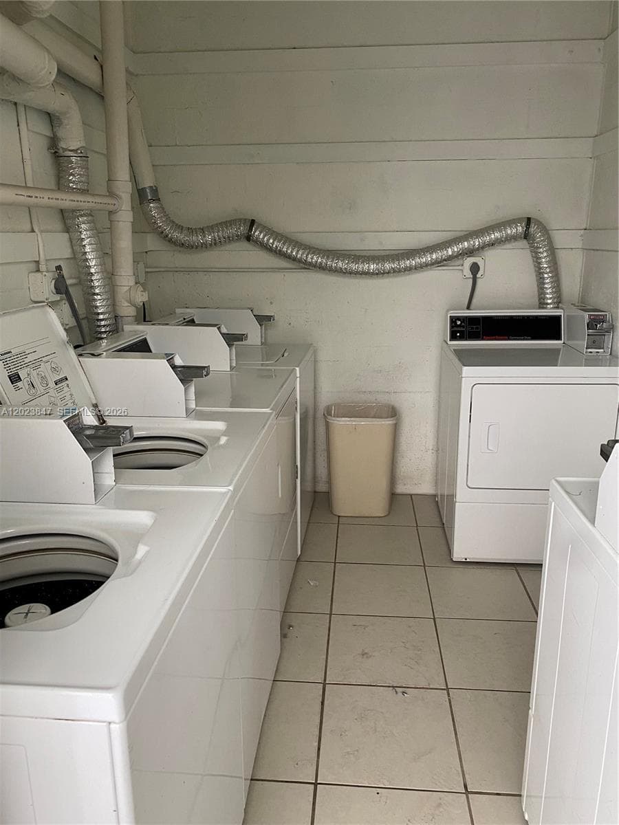 1185 Marseille Dr 103 photo 9