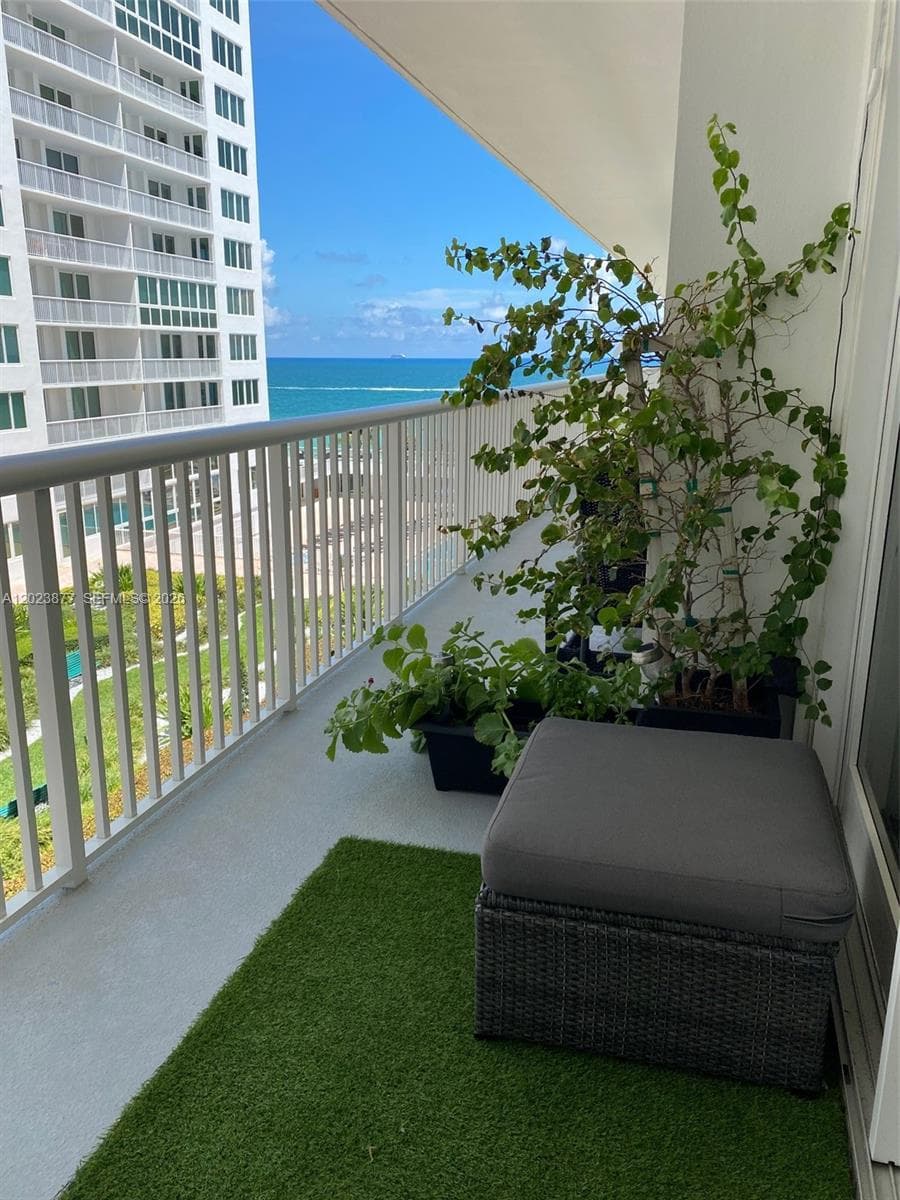 5401 Collins Ave 339 photo 23