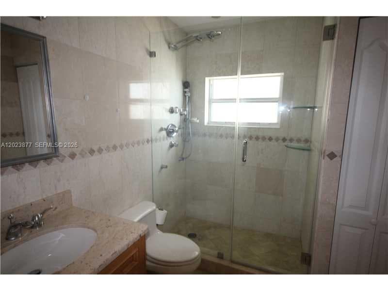 5401 Collins Ave 339 photo 17