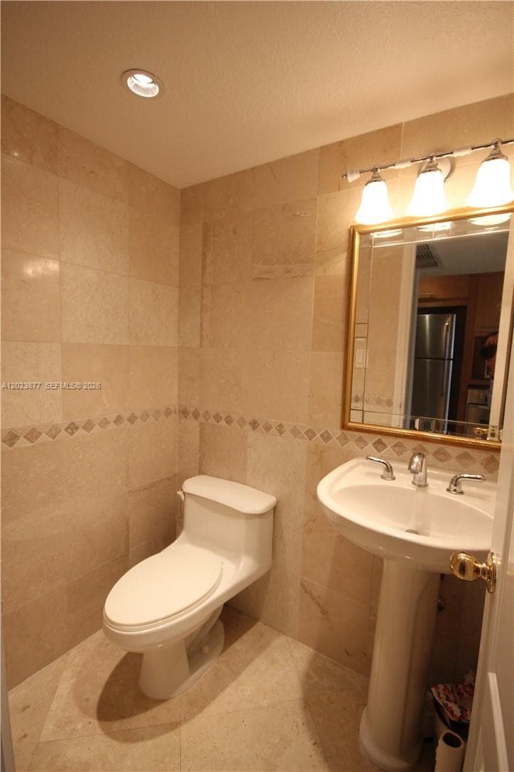 5401 Collins Ave 339 photo 18