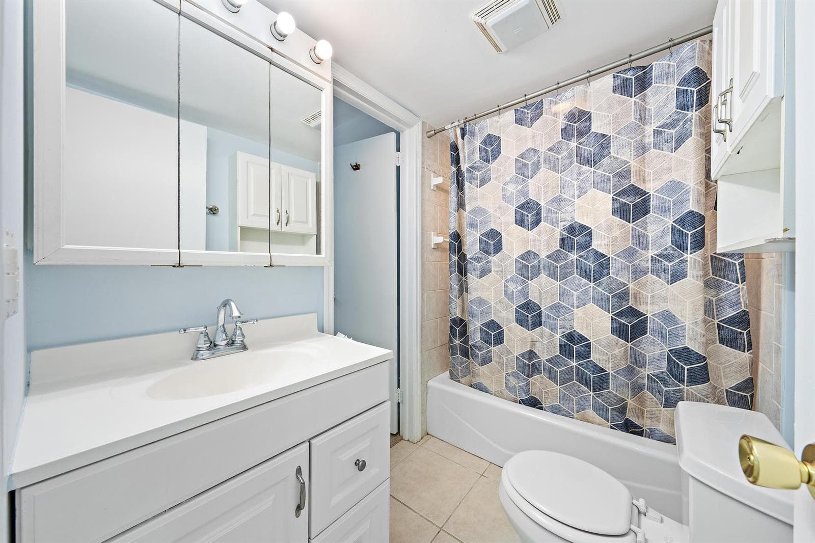400 Wilma Circle 206 photo 10