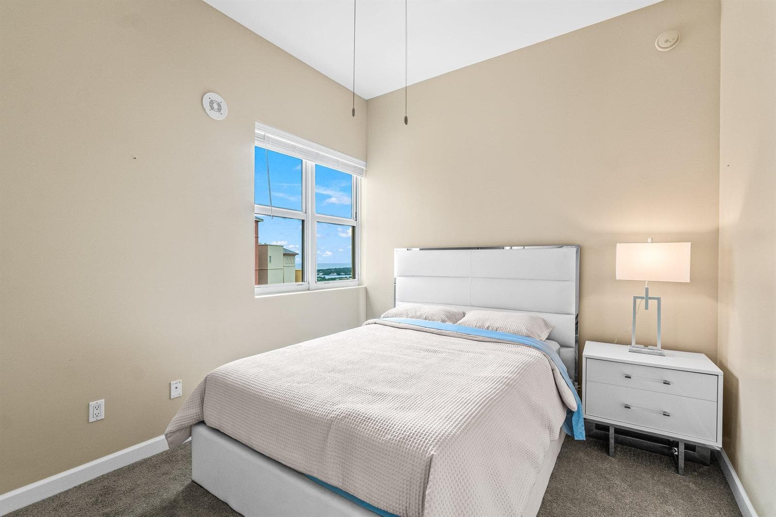 2650 Lake Shore Drive 2403 photo 17