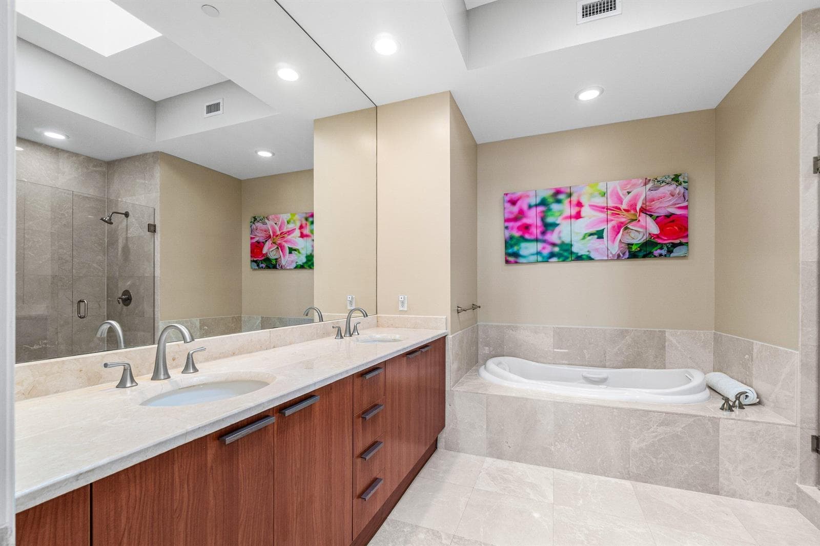 2650 Lake Shore Drive 2403 photo 15