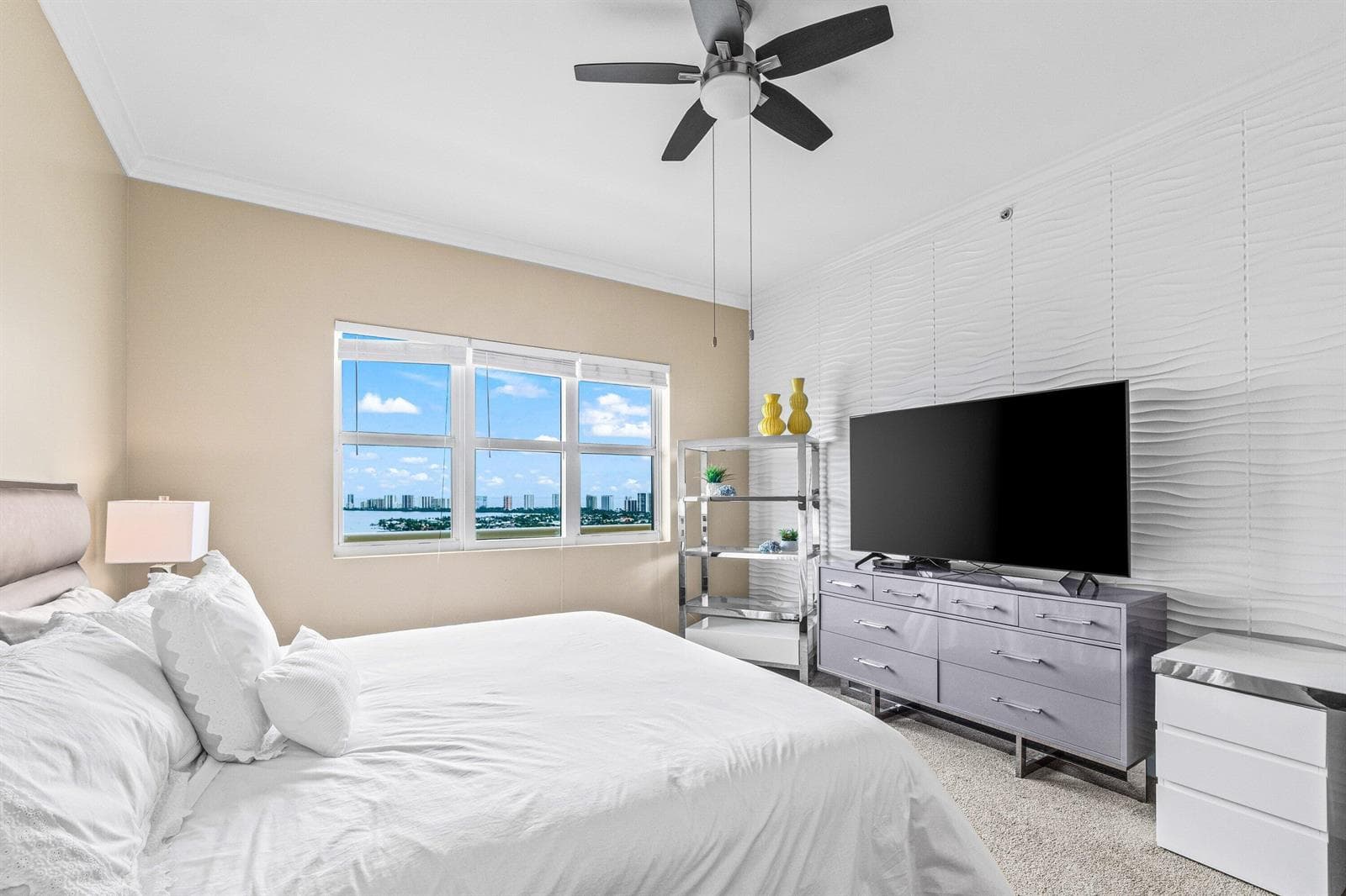 2650 Lake Shore Drive 2403 photo 11