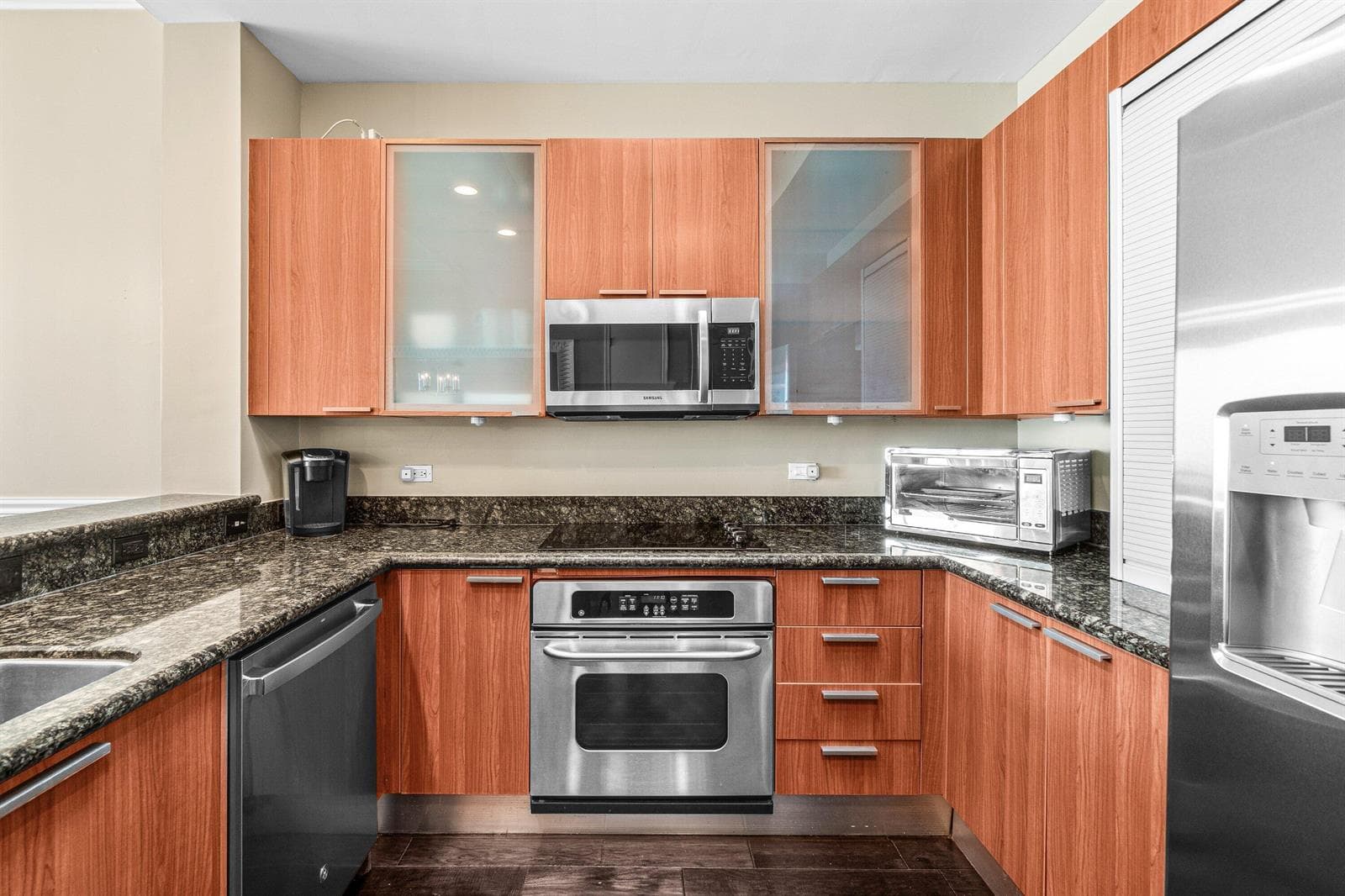 2650 Lake Shore Drive 2403 photo 4