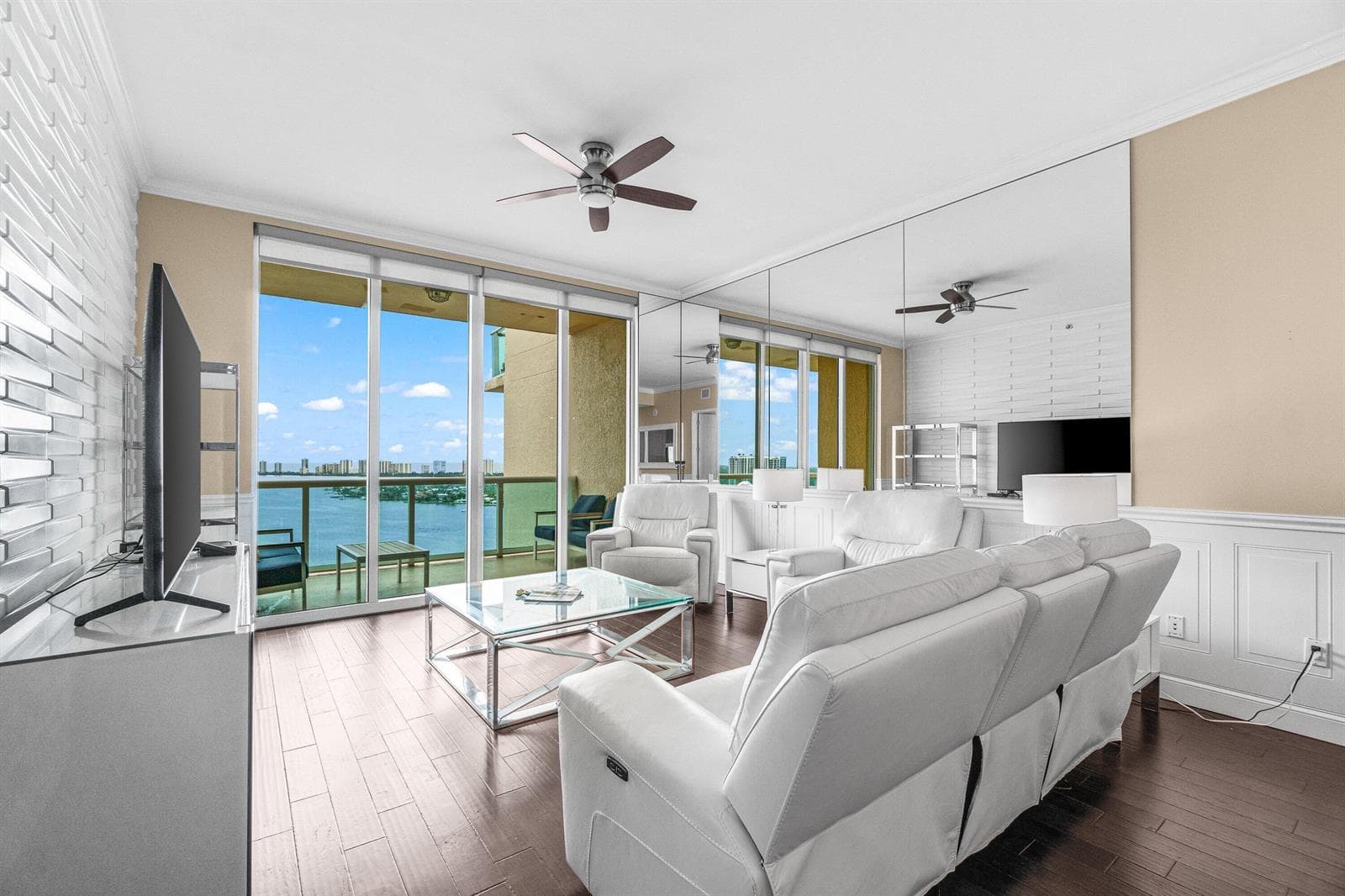 2650 Lake Shore Drive 2403 photo 8