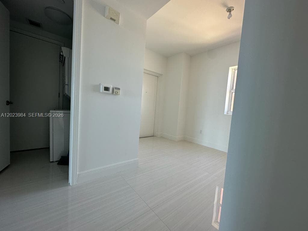 2650 Lake Shore Dr 1001 photo 23