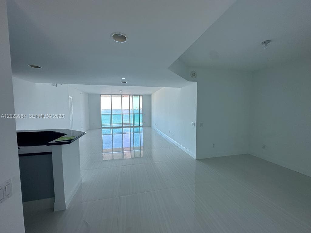 2650 Lake Shore Dr 1001 photo 13