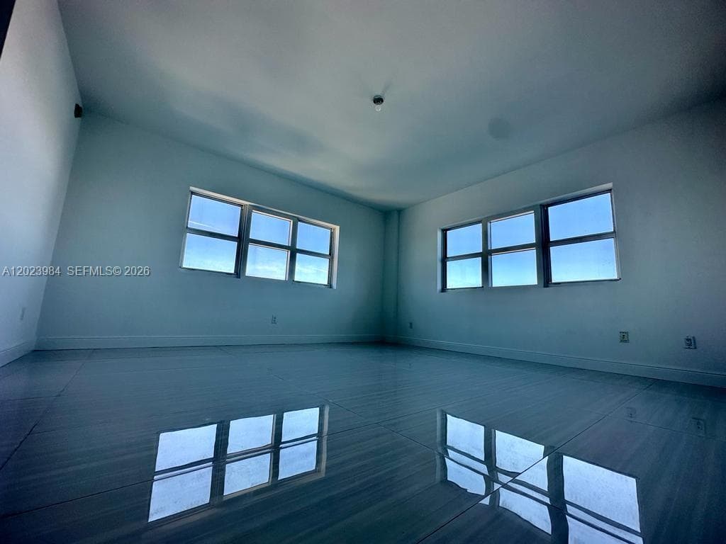 2650 Lake Shore Dr 1001 photo 17