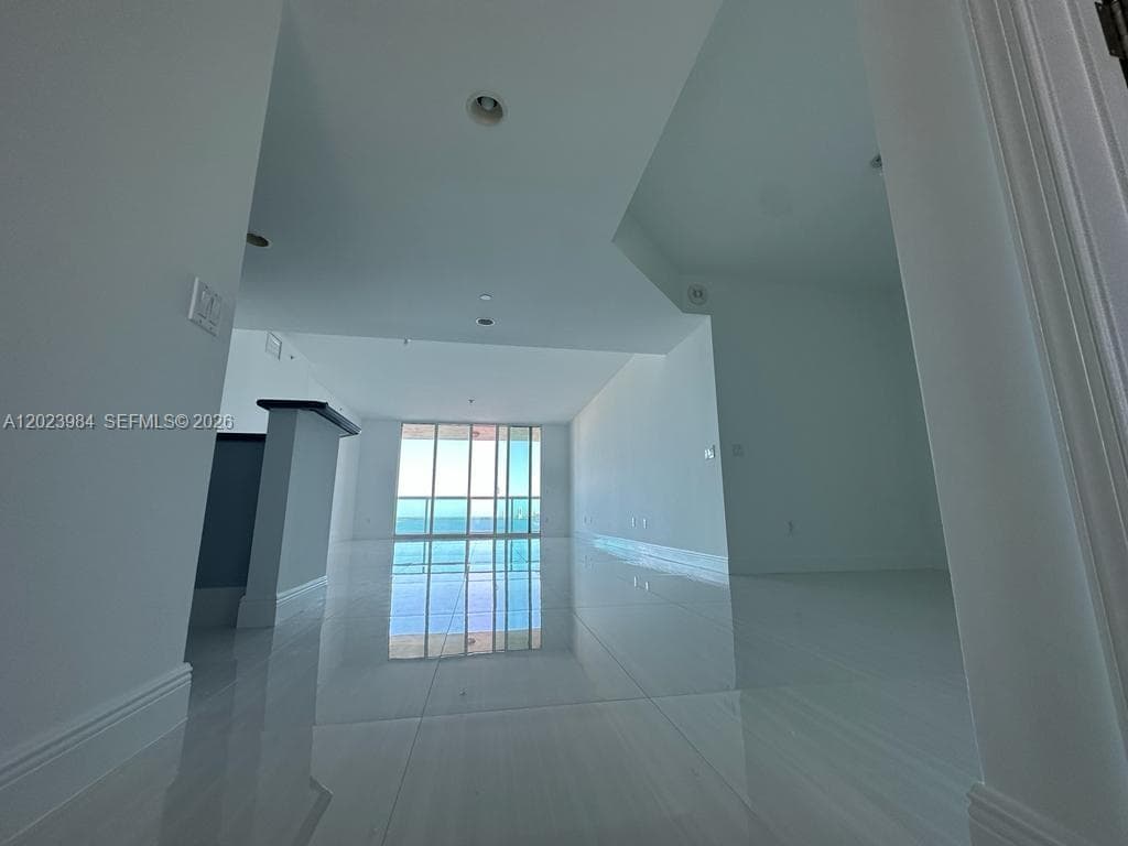 2650 Lake Shore Dr 1001 photo 12