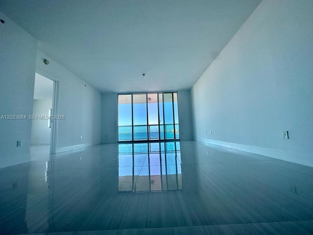 2650 Lake Shore Dr 1001 photo 5