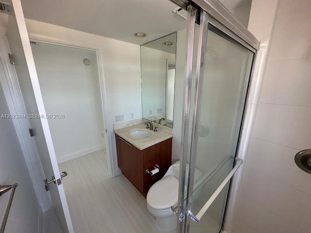 2650 Lake Shore Dr 1001 photo 18
