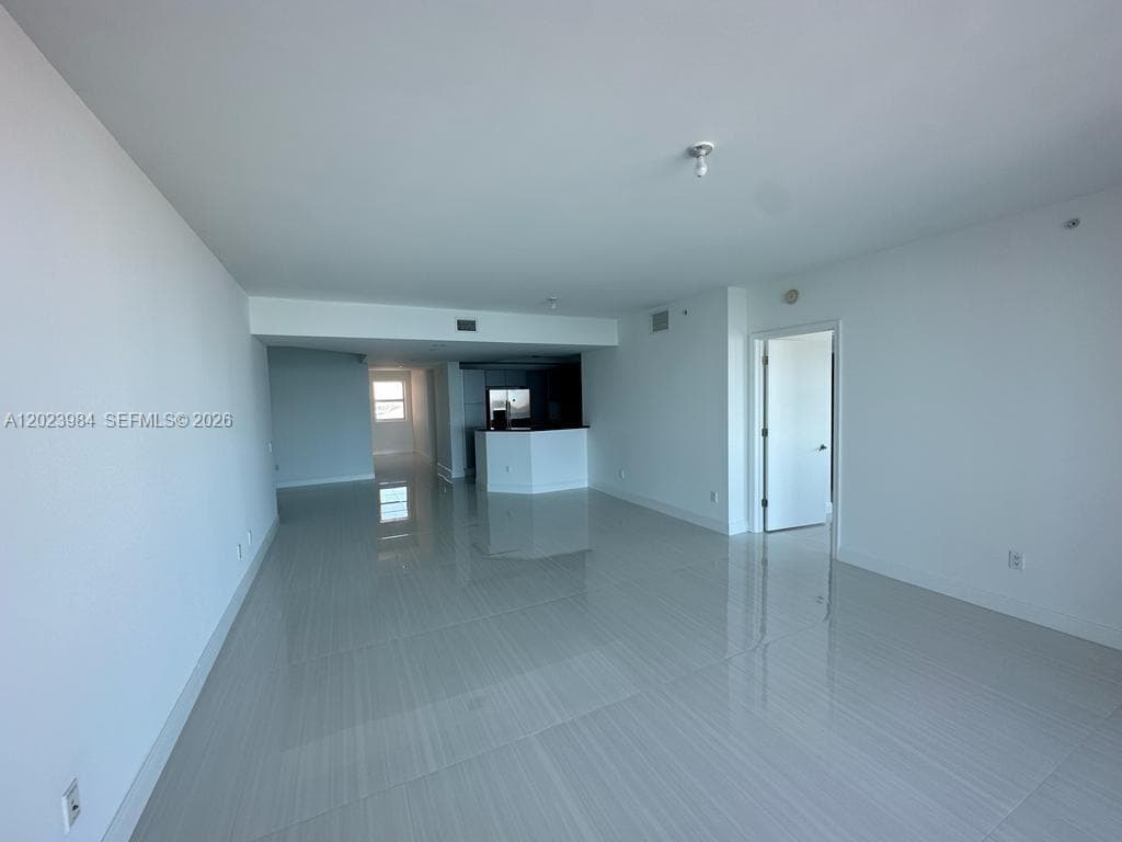 2650 Lake Shore Dr 1001 photo 11