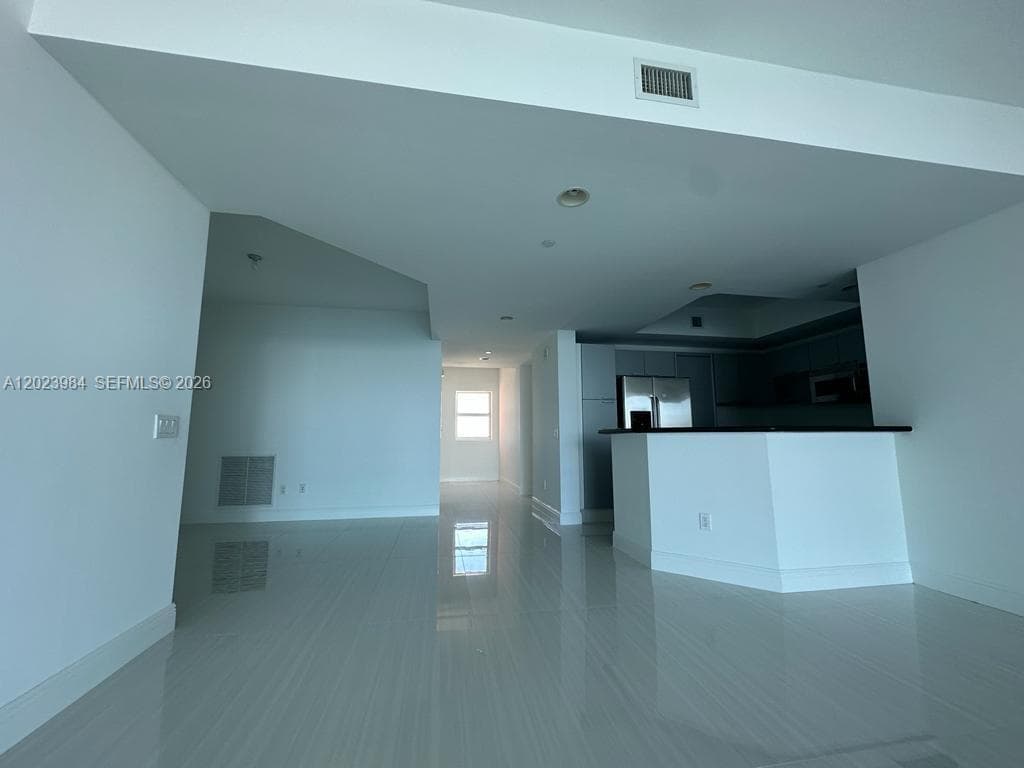 2650 Lake Shore Dr 1001 photo 21