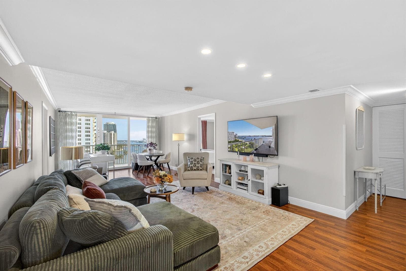 1801 S Flagler Drive 1104 photo 2