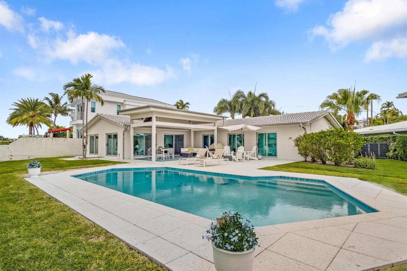 35 Castle Harbor Isle Drive photo 4