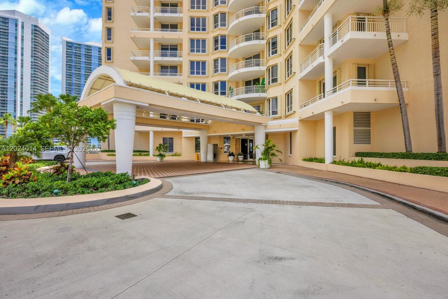 888 Brickell Key Dr 1001 photo 5