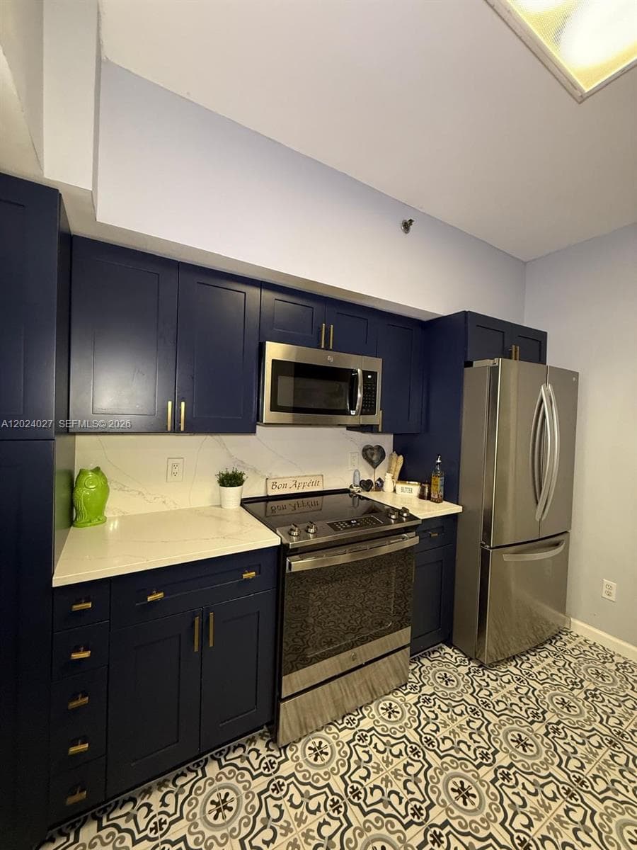 3215 184th St 14109 photo 12
