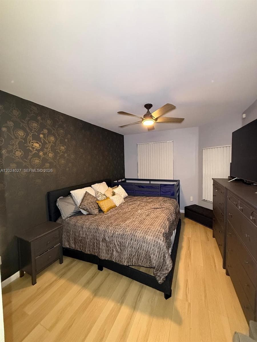 3215 184th St 14109 photo 14