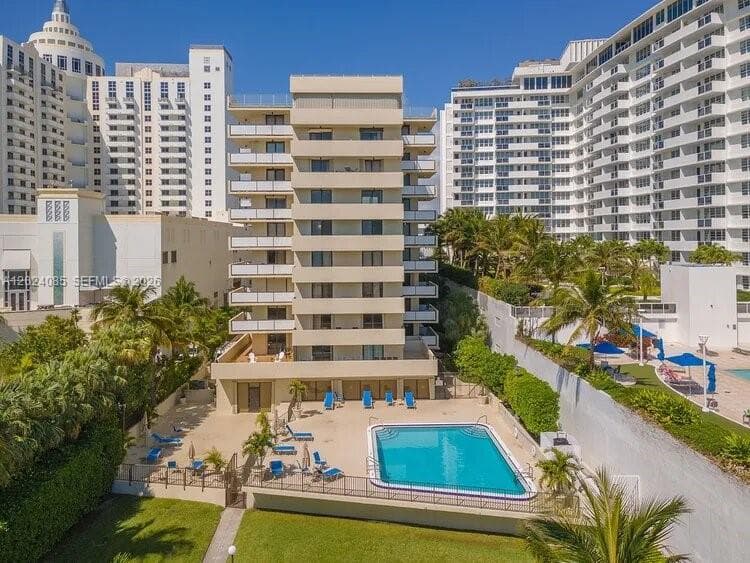 1623 Collins Ave 512 photo 24