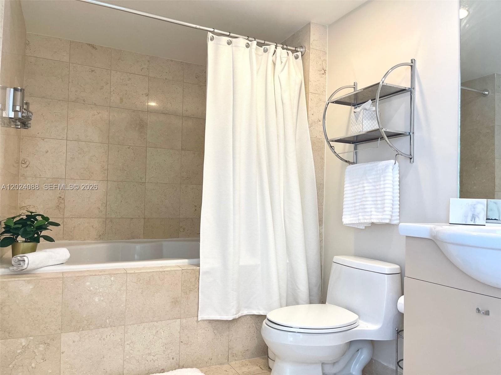 1830 Ocean Dr 3407 photo 13