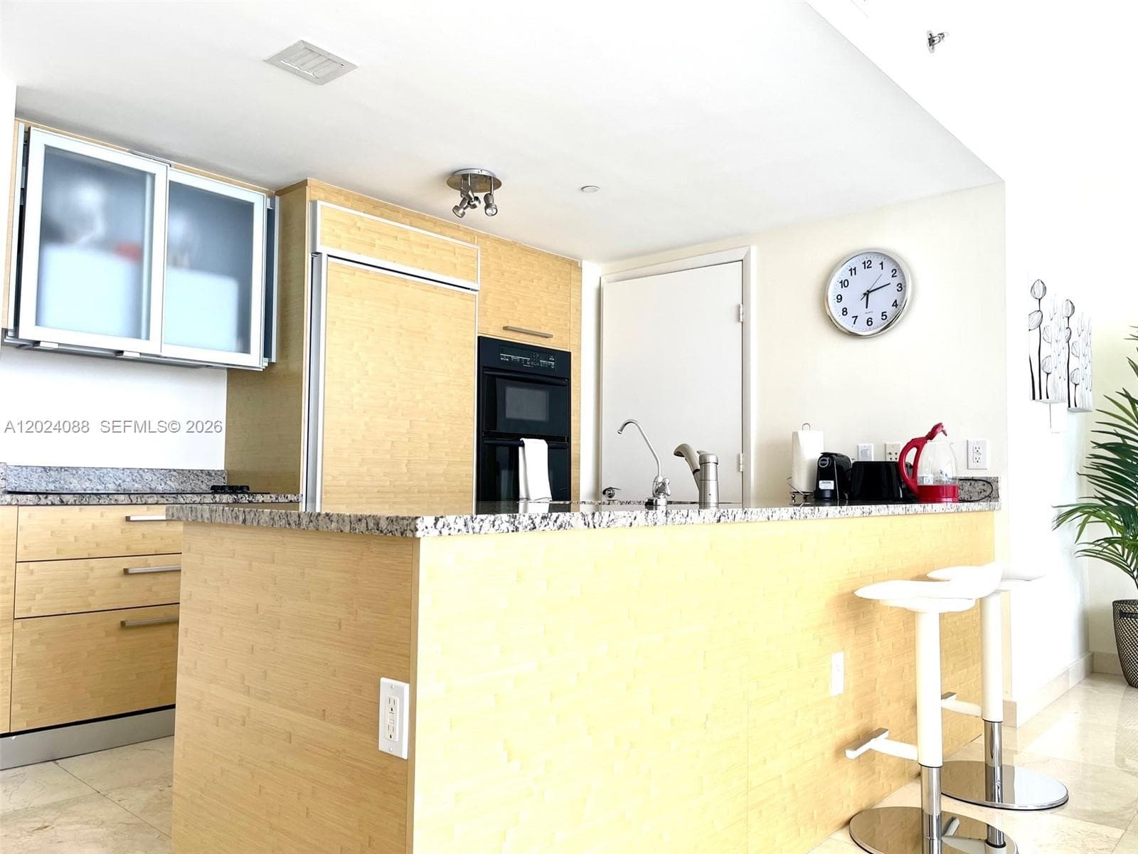 1830 Ocean Dr 3407 photo 10