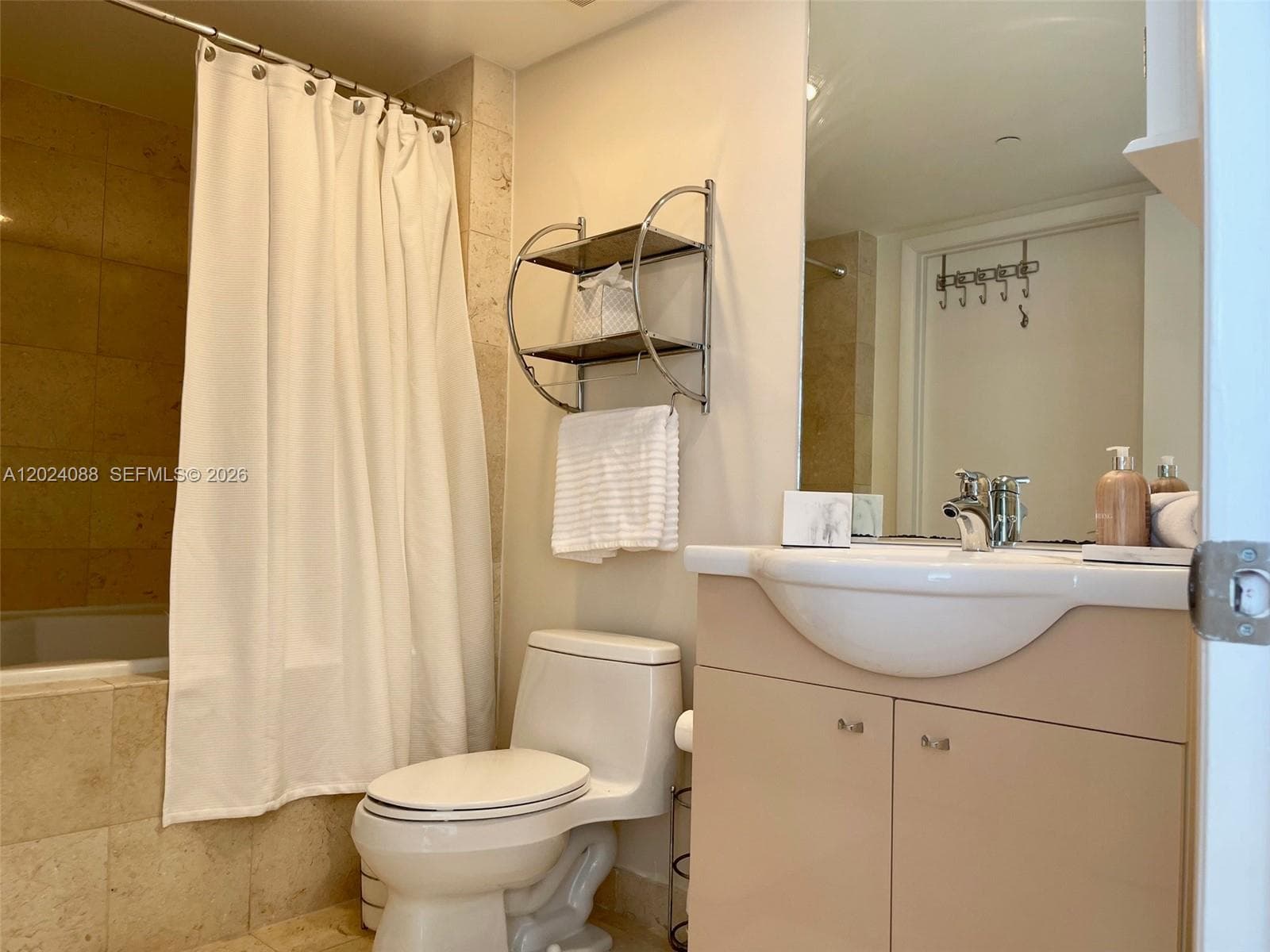 1830 Ocean Dr 3407 photo 14
