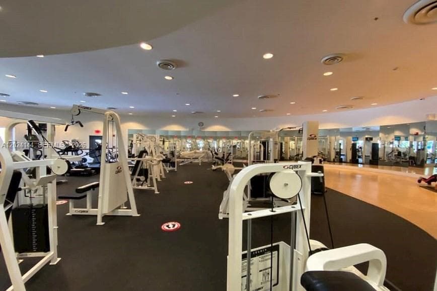 5600 Collins Ave 4U photo 7