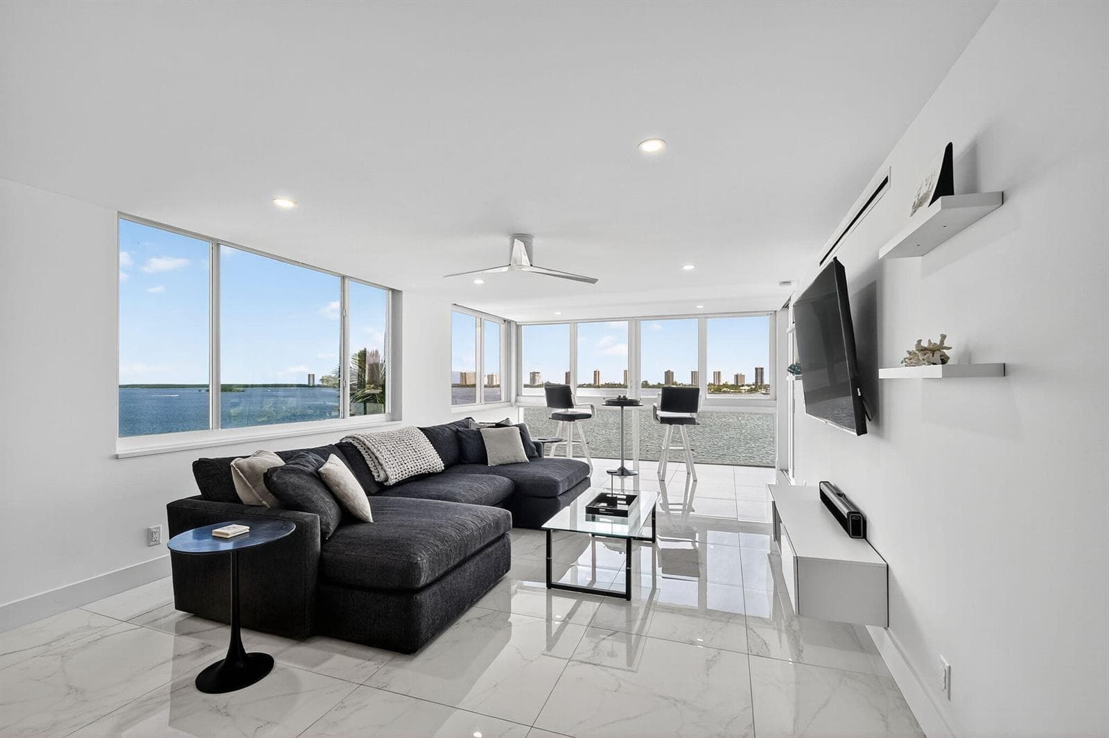 301 Lake Shore Drive 801 photo 2