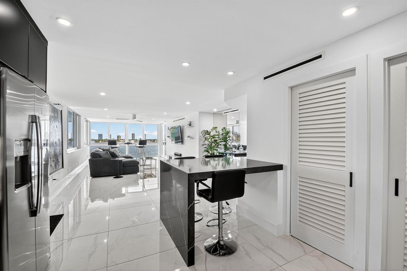301 Lake Shore Drive 801 photo 17